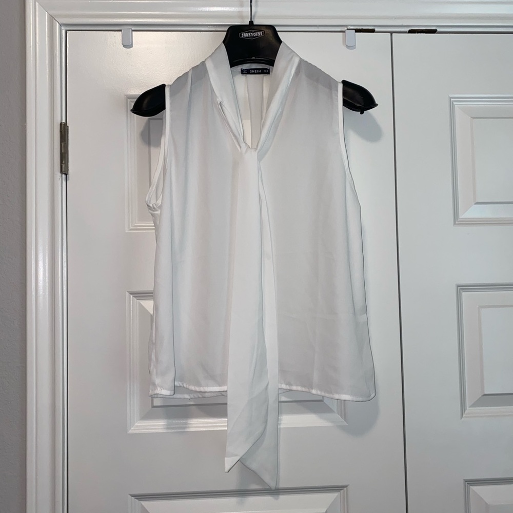 White Sleeveless Business Office Blouse w/ Tie Neck Lightweight Sz Medium